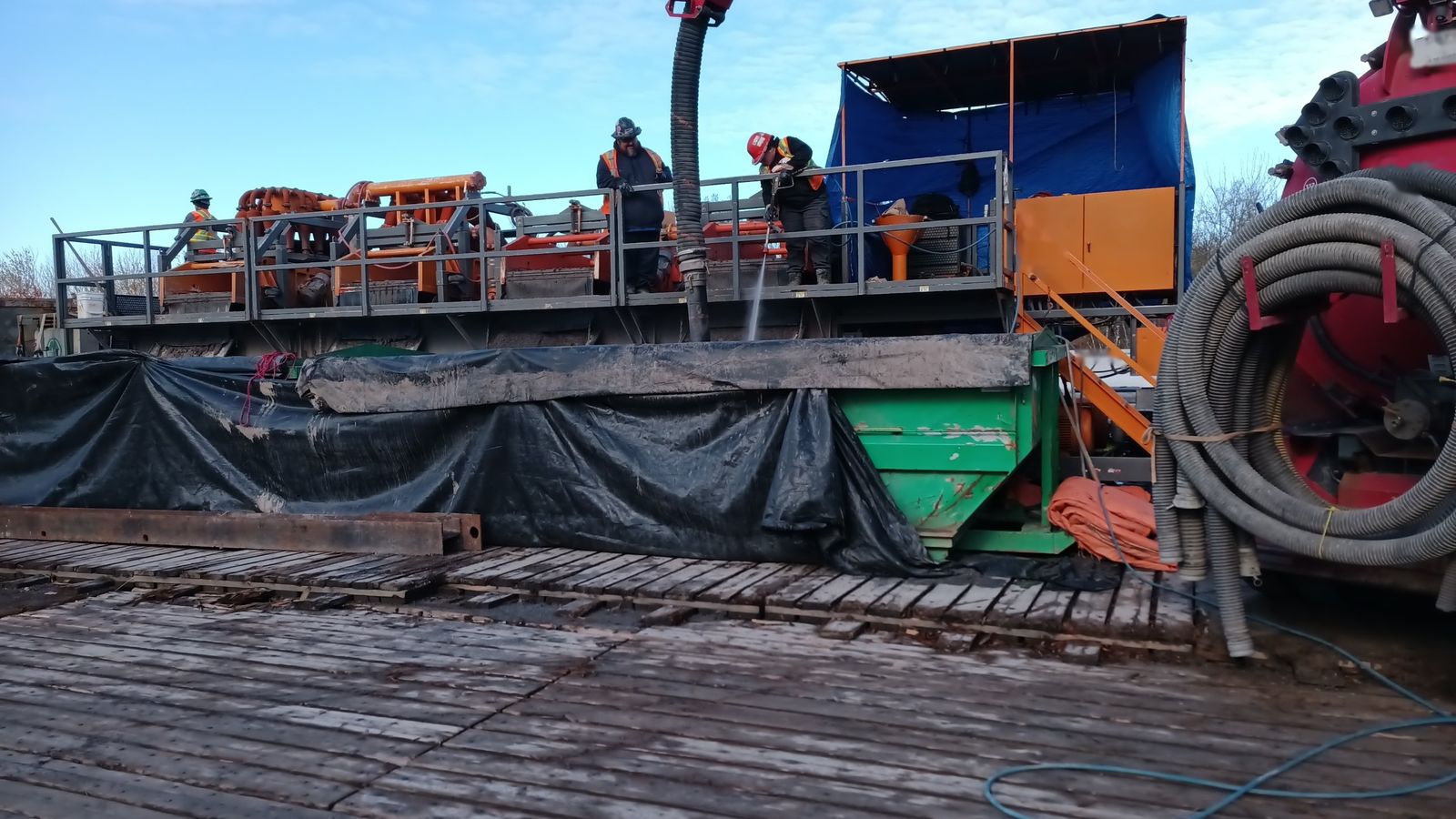 Recycling unit: cuttings are separated and the fluid is reinjected
