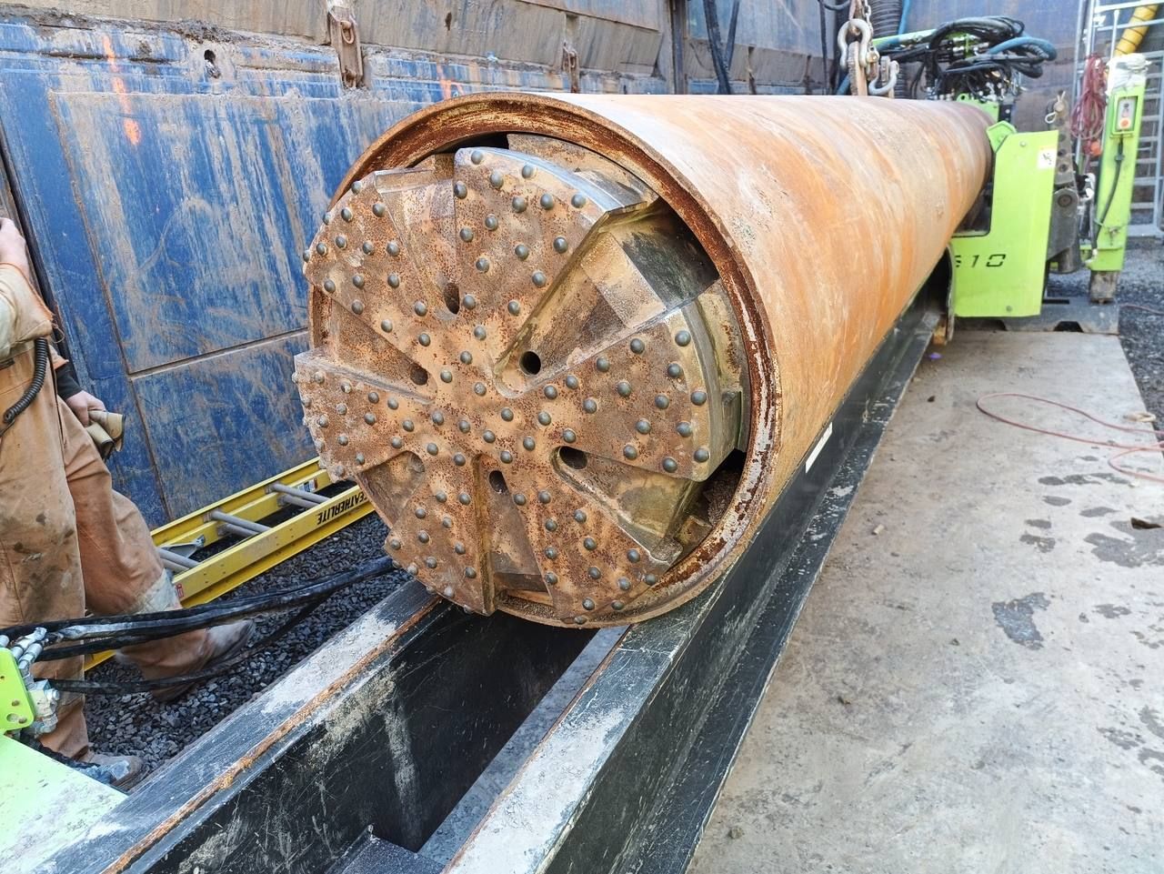 Ring bit en place