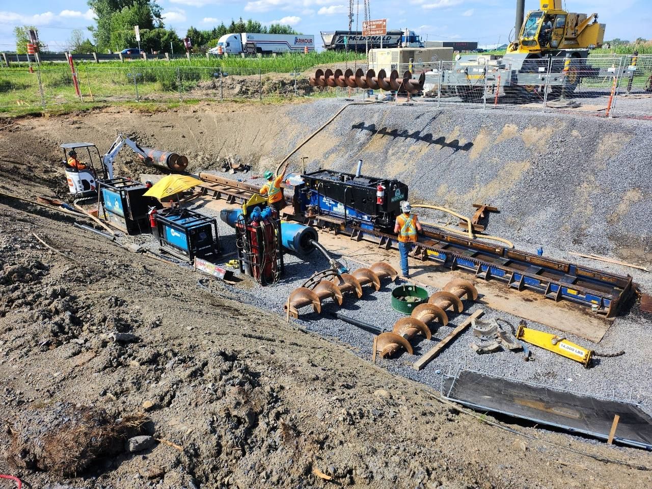 Bouteilles de gaz dans un cadre de transport avec protection des valves